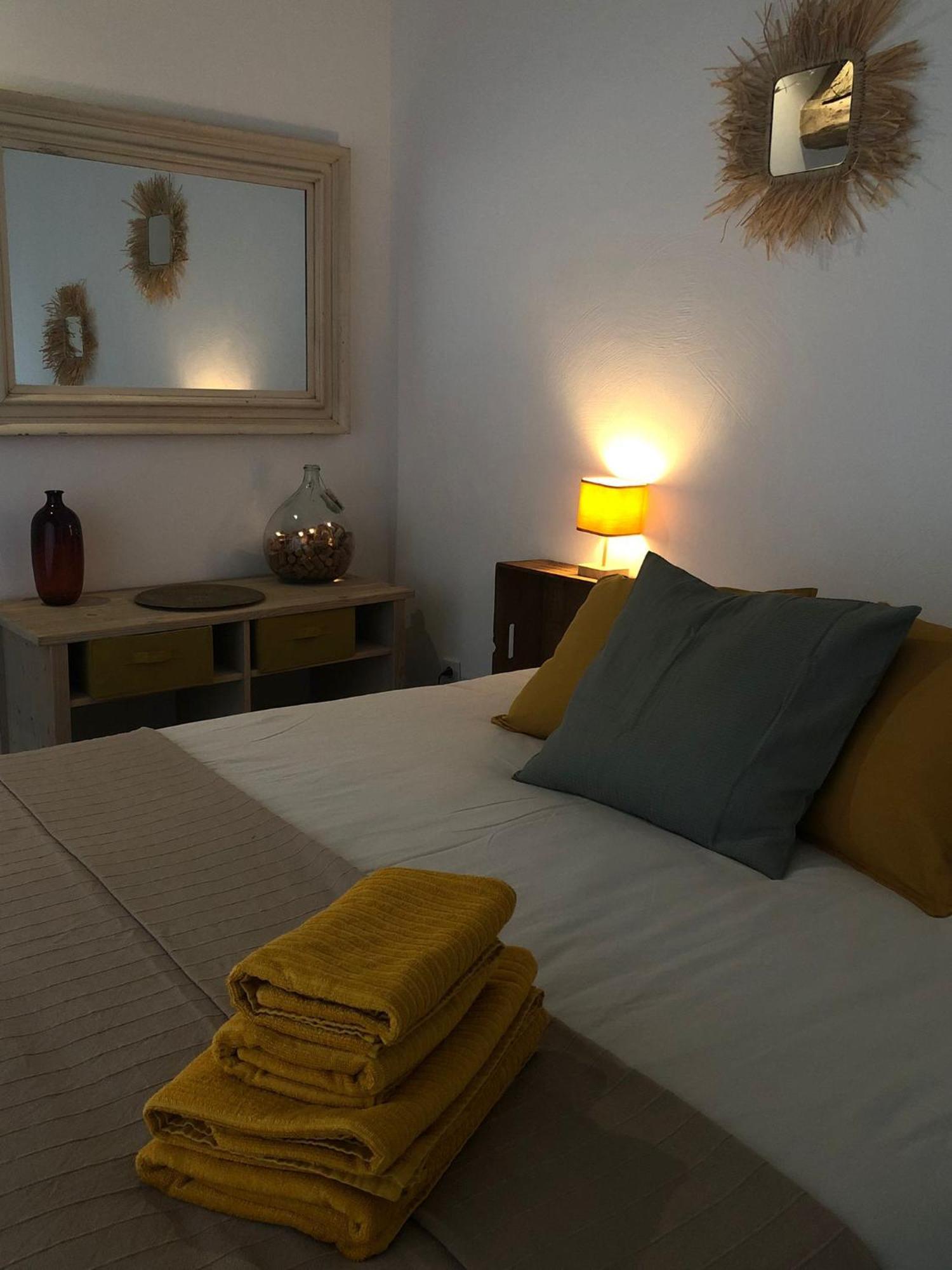 Maison D'Hotes La Fezendes Miradoux Εξωτερικό φωτογραφία