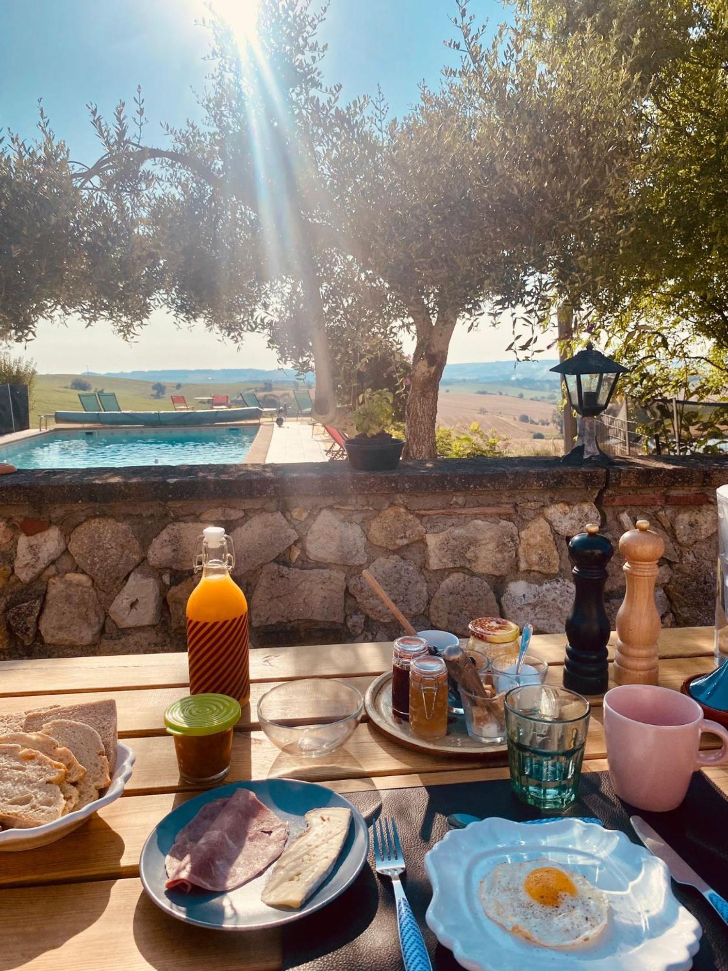 Maison D'Hotes La Fezendes Miradoux Εξωτερικό φωτογραφία